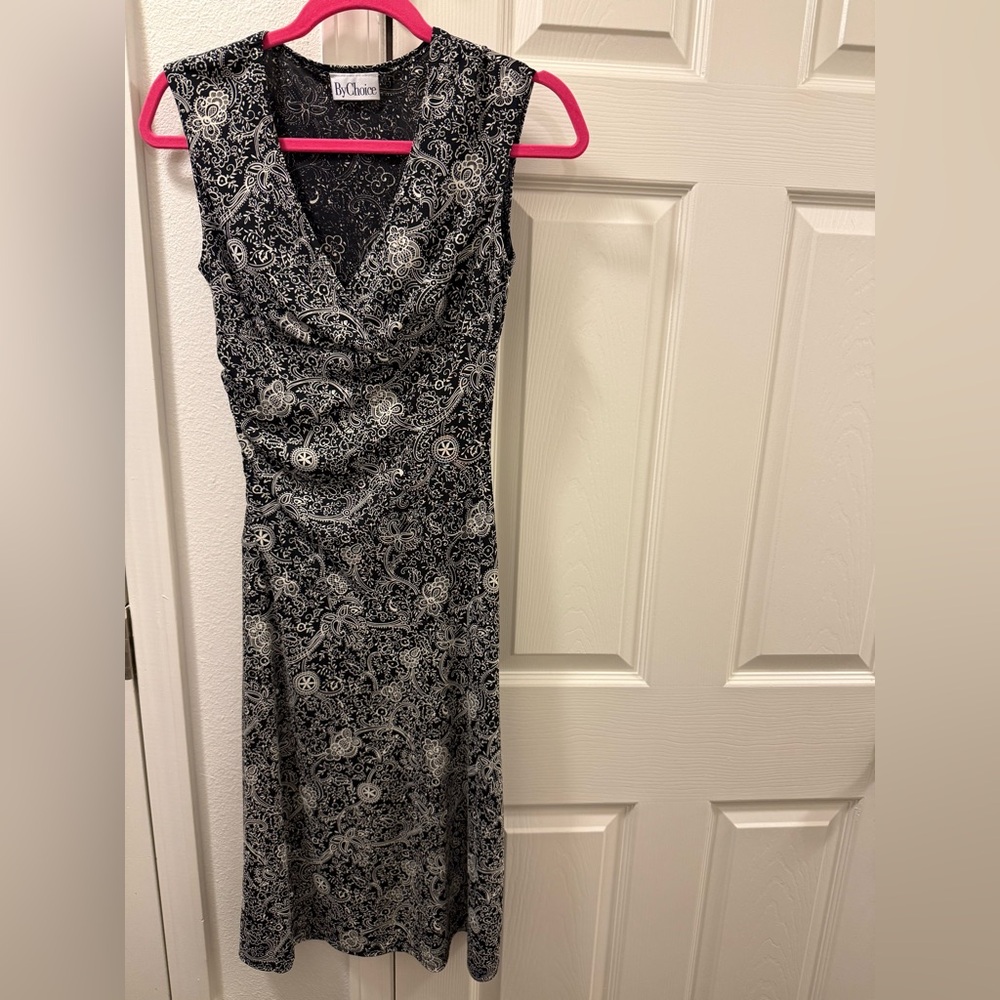 Chic Black and White Paisley Maxi Dress